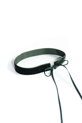 Forest green velvet choker 