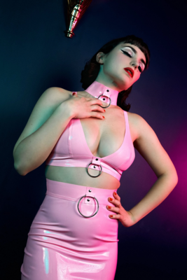  Imogen pink latex and ring bra 